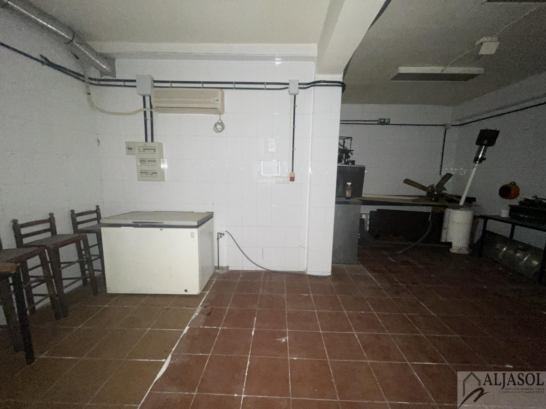 For rent of commercial in San Juan de Aznalfarache