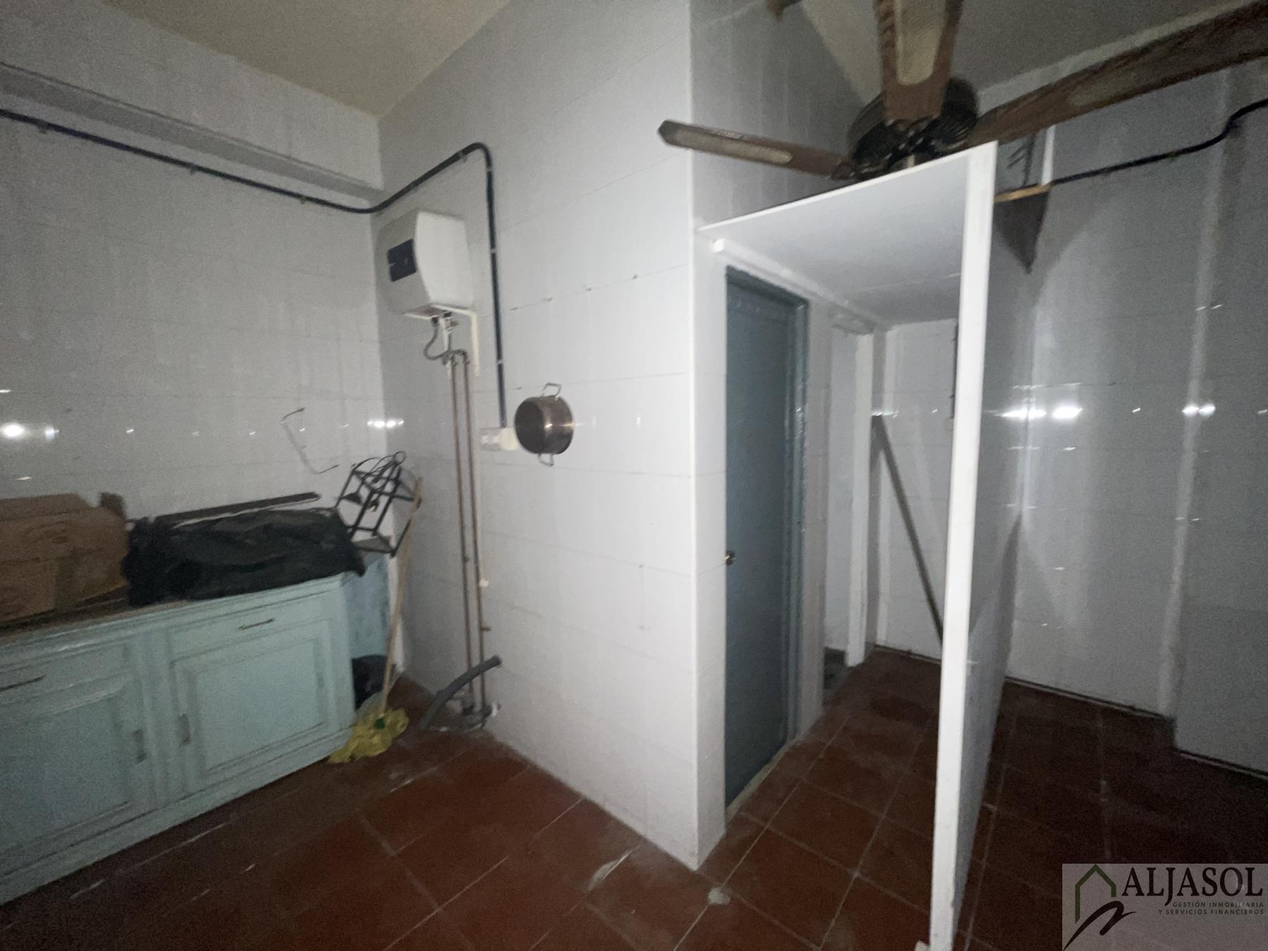 For rent of commercial in San Juan de Aznalfarache