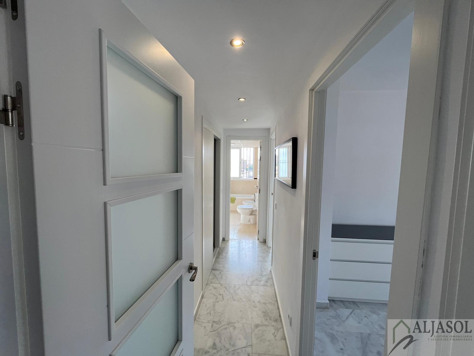 For sale of flat in Camas