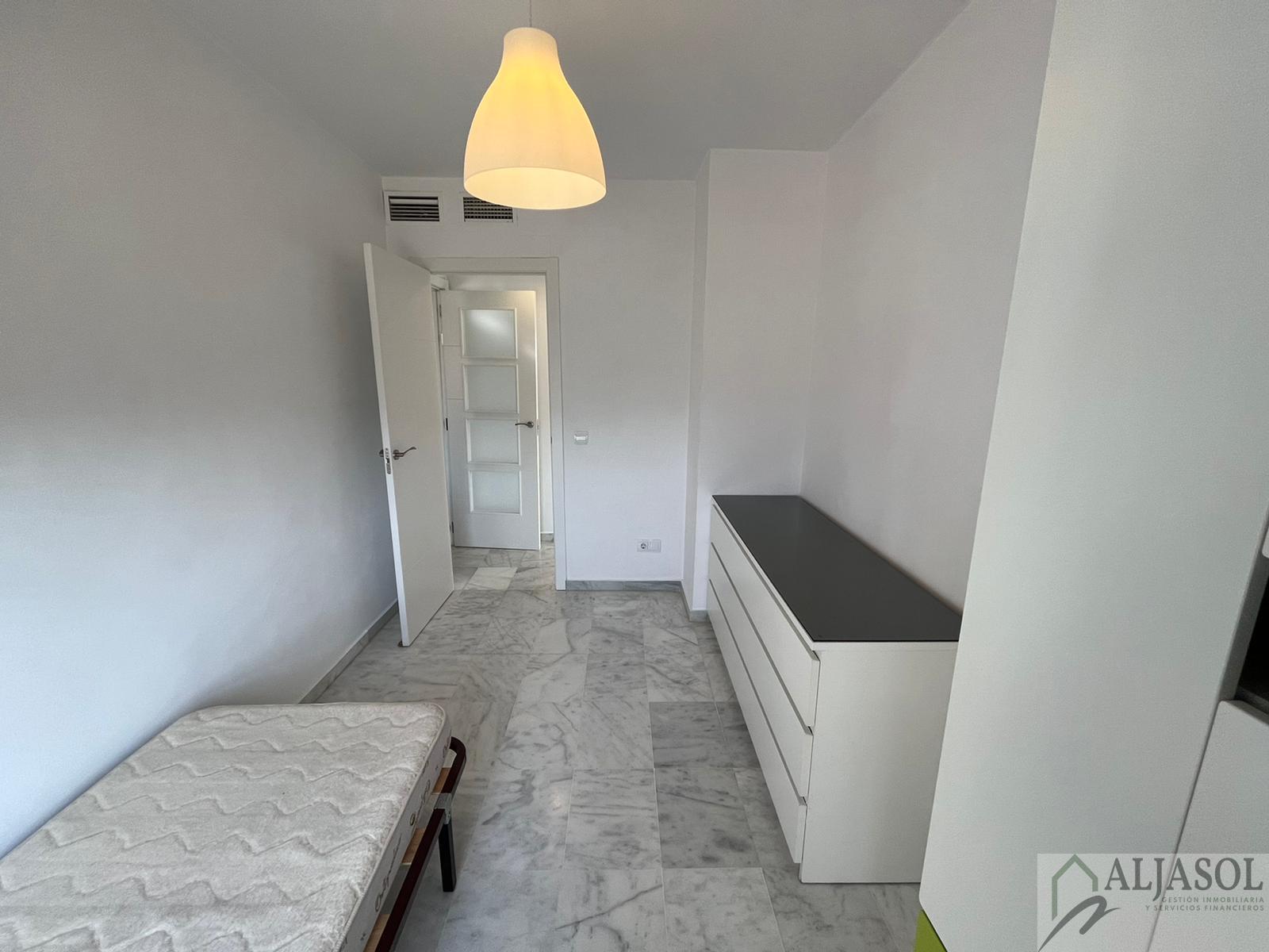 For sale of flat in Camas