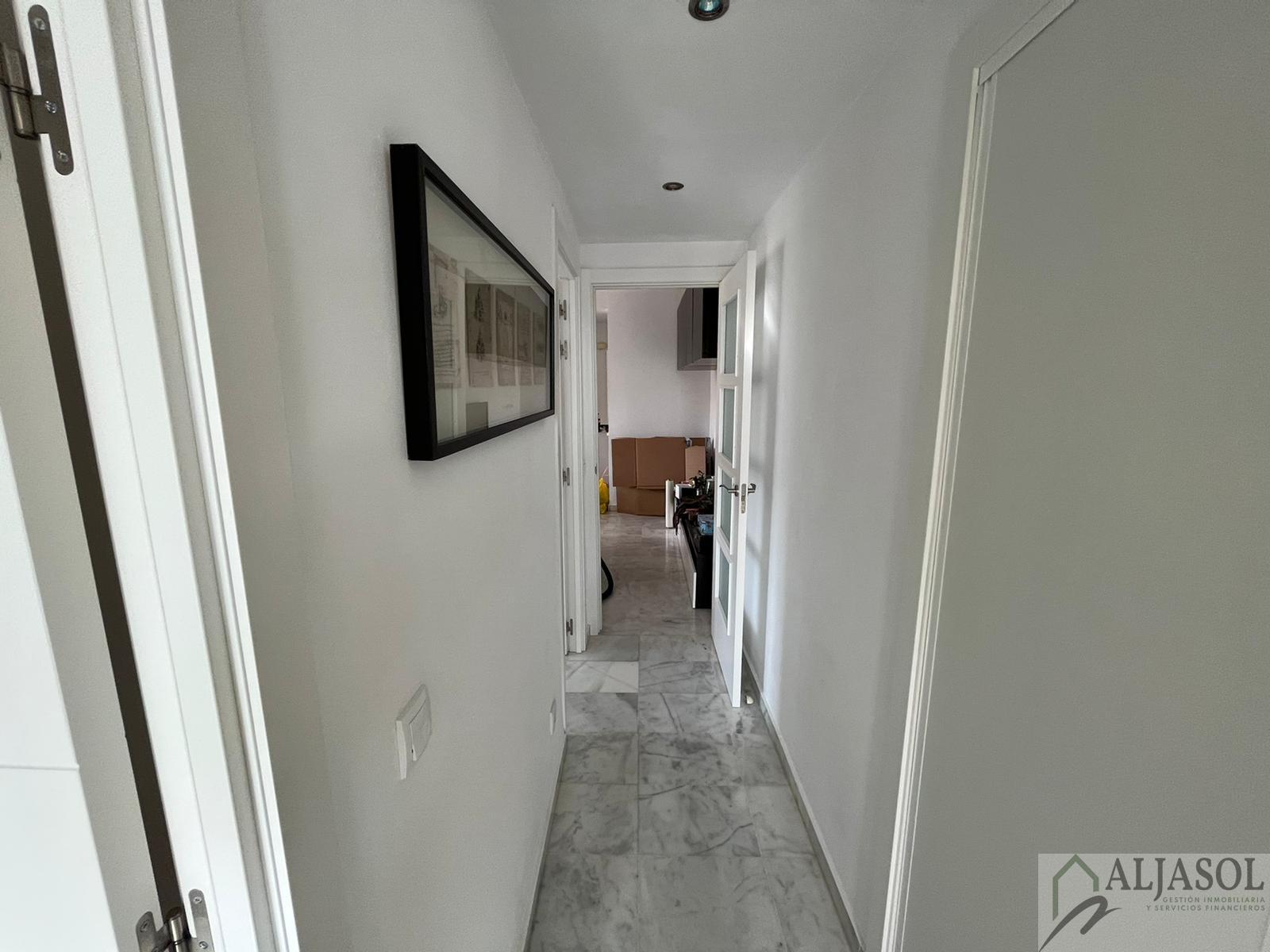 For sale of flat in Camas