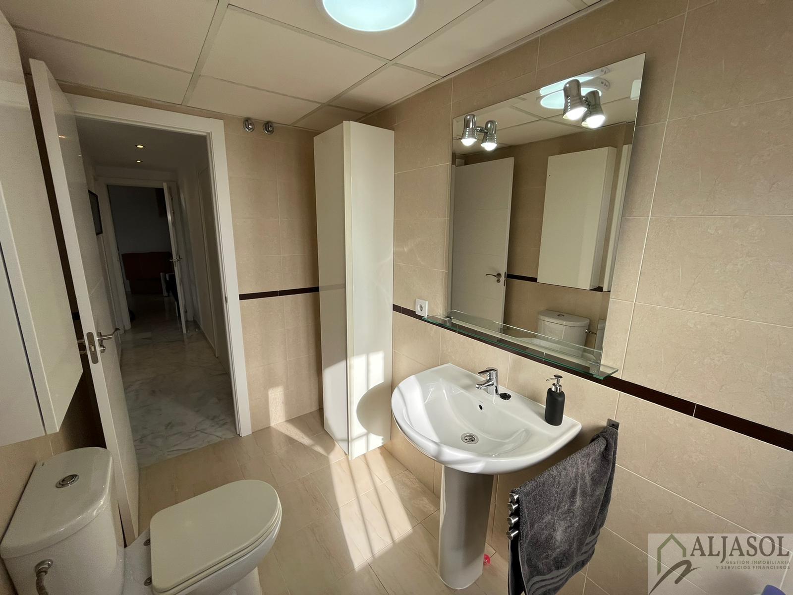For sale of flat in Camas