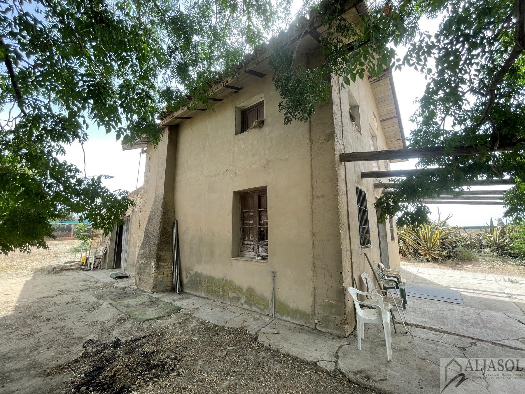 For sale of house in Coria del Río