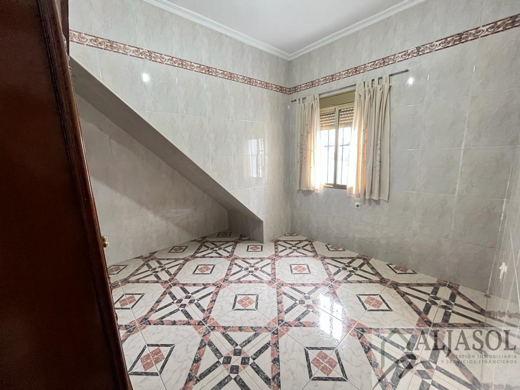 Venta de casa en Sanlúcar la Mayor Venta de casa en Sanlúcar la Mayor