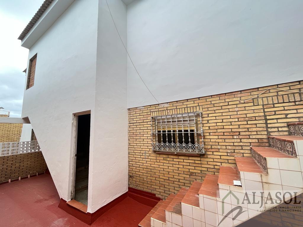 Venta de casa en Sanlúcar la Mayor Venta de casa en Sanlúcar la Mayor