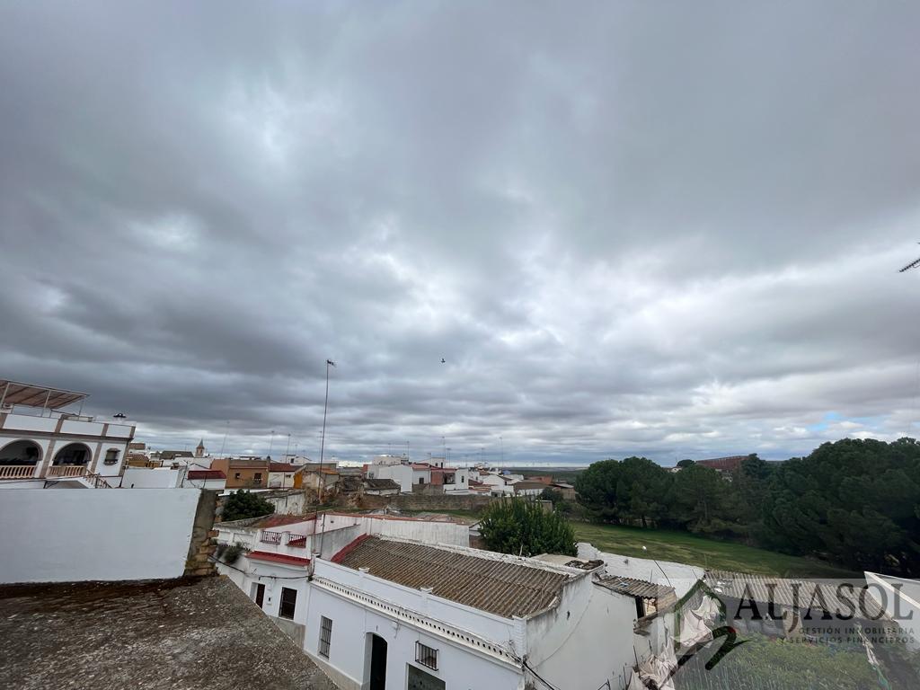 For sale of house in Sanlúcar la Mayor