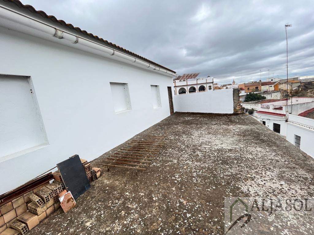 For sale of house in Sanlúcar la Mayor