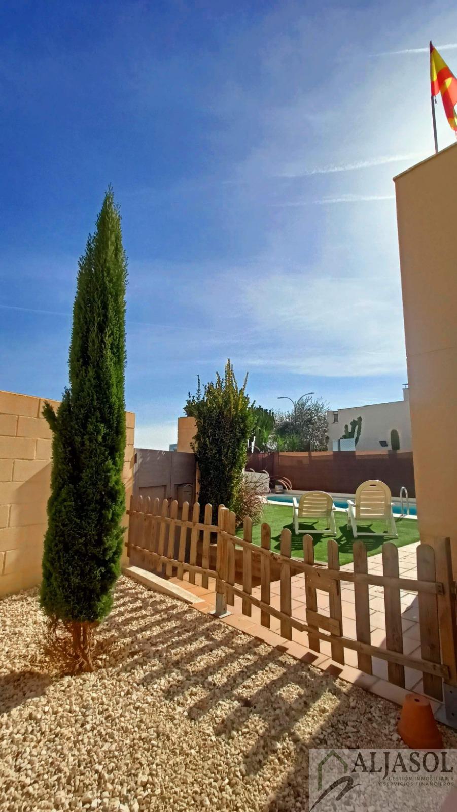 For sale of chalet in Espartinas