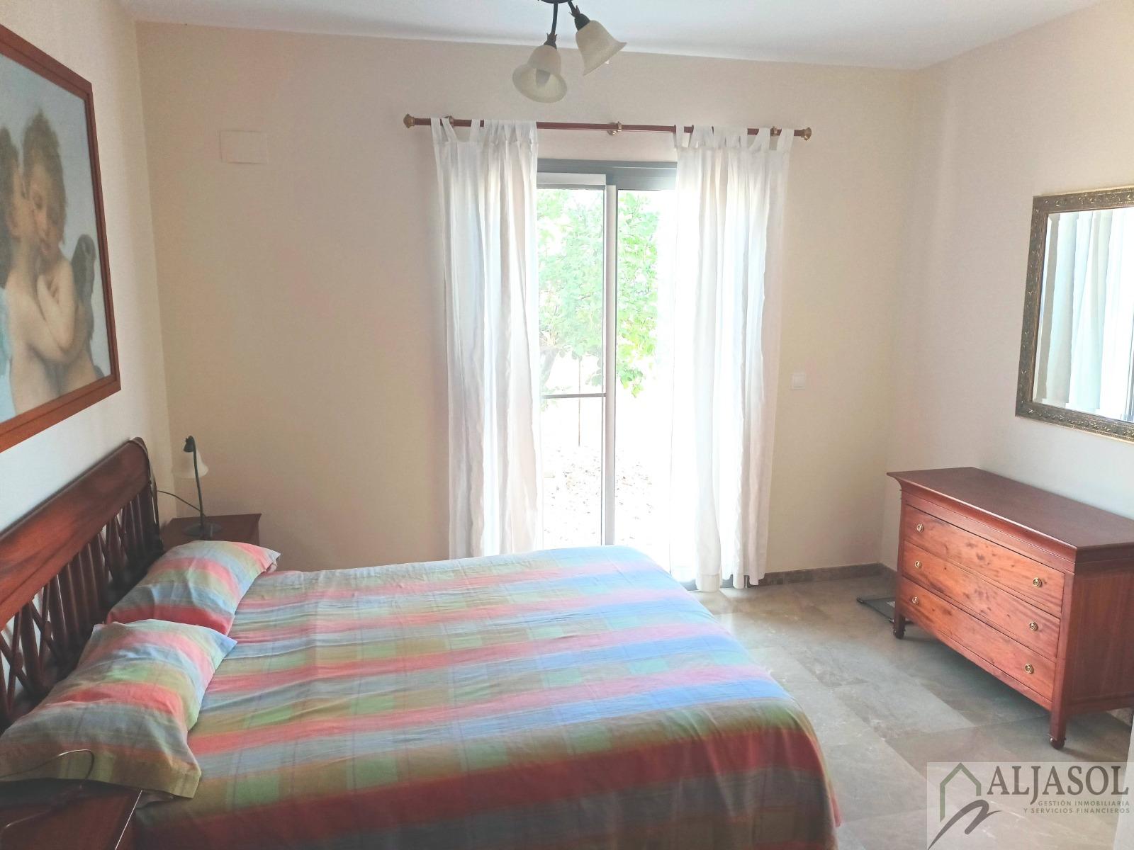 For sale of chalet in Espartinas