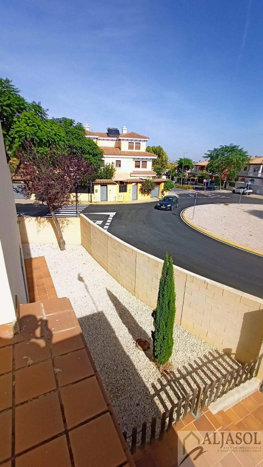 For sale of chalet in Espartinas