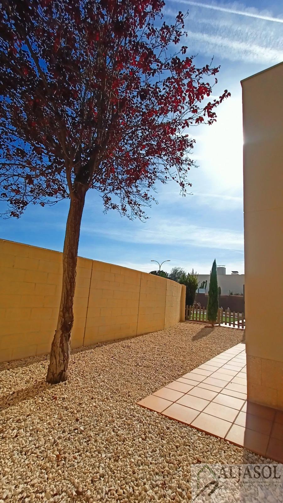 For sale of chalet in Espartinas