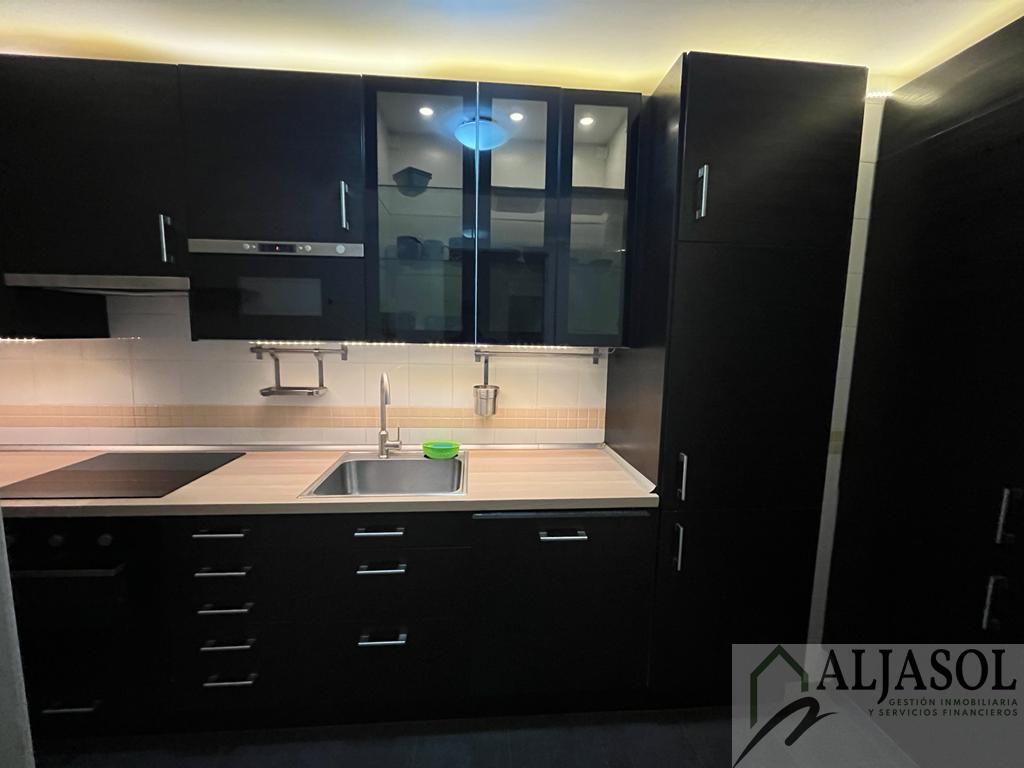 For sale of flat in Mairena del Aljarafe