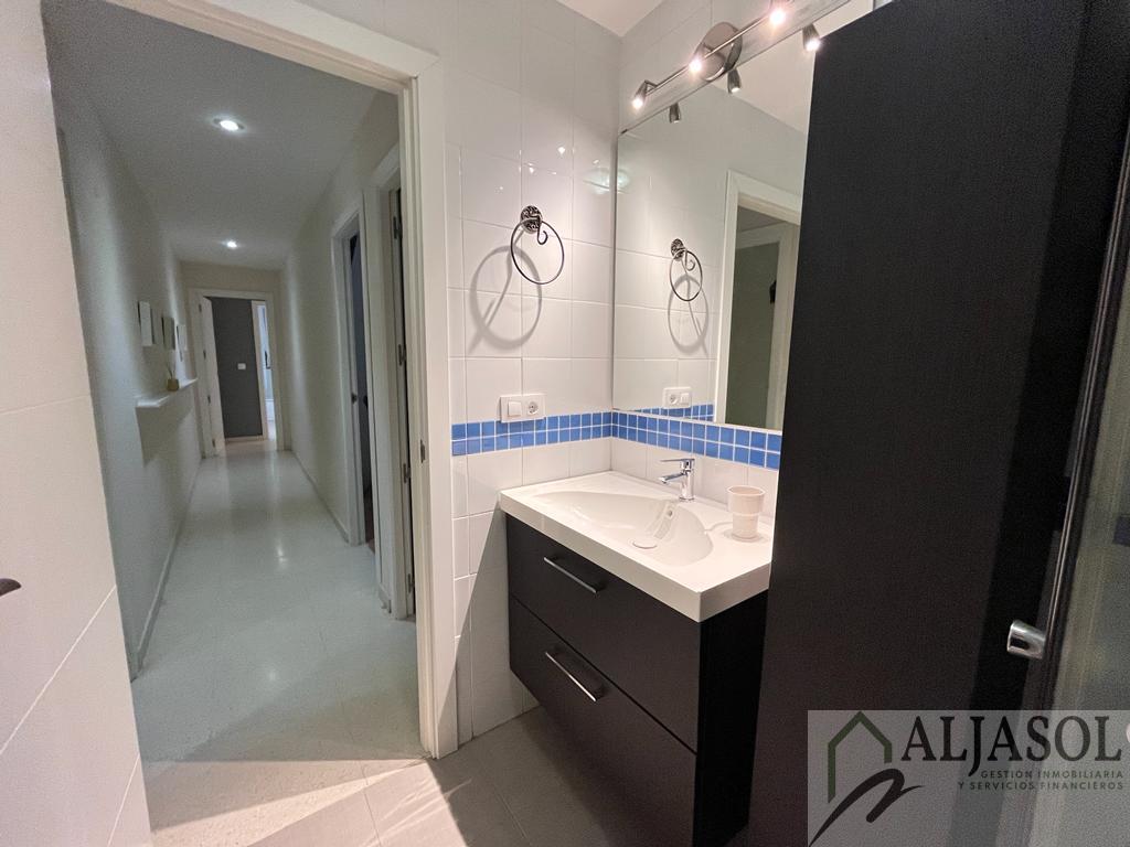 For sale of flat in Mairena del Aljarafe