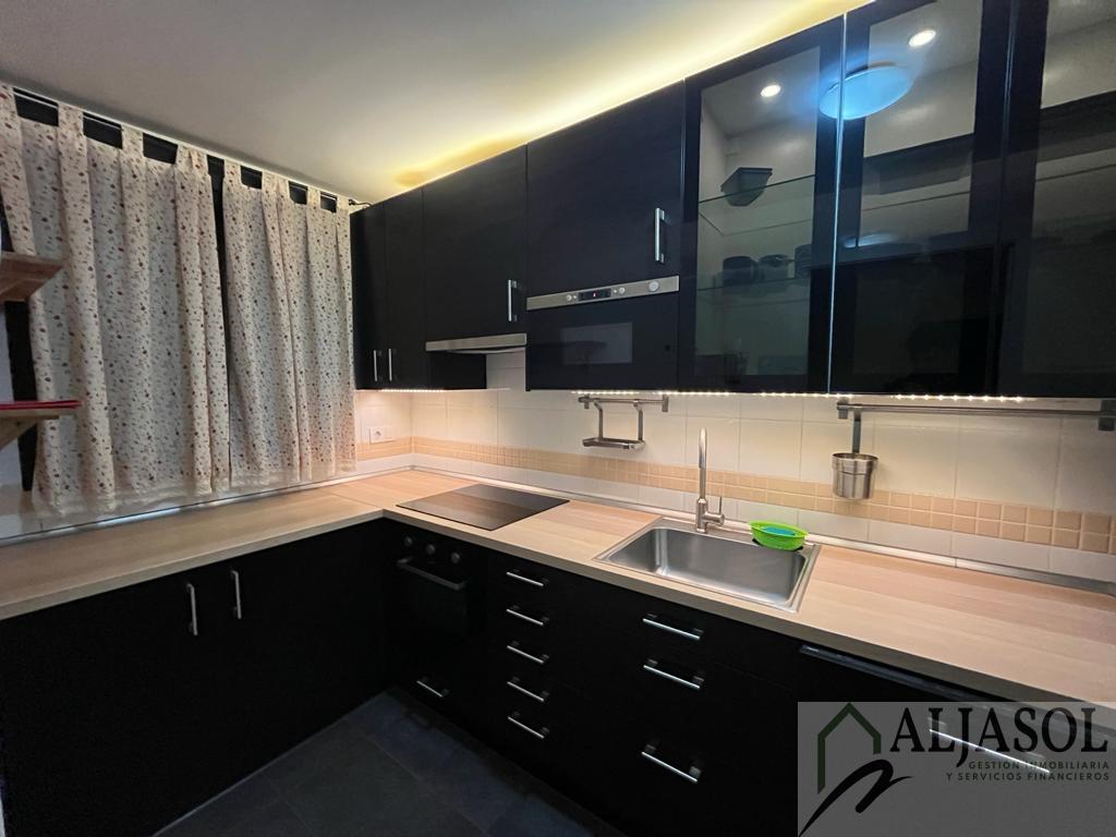 For sale of flat in Mairena del Aljarafe