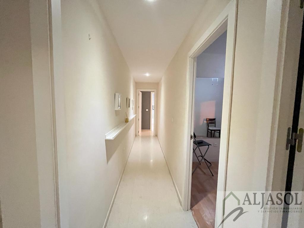 For sale of flat in Mairena del Aljarafe