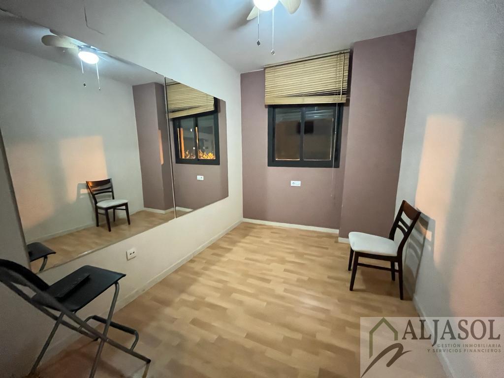 For sale of flat in Mairena del Aljarafe