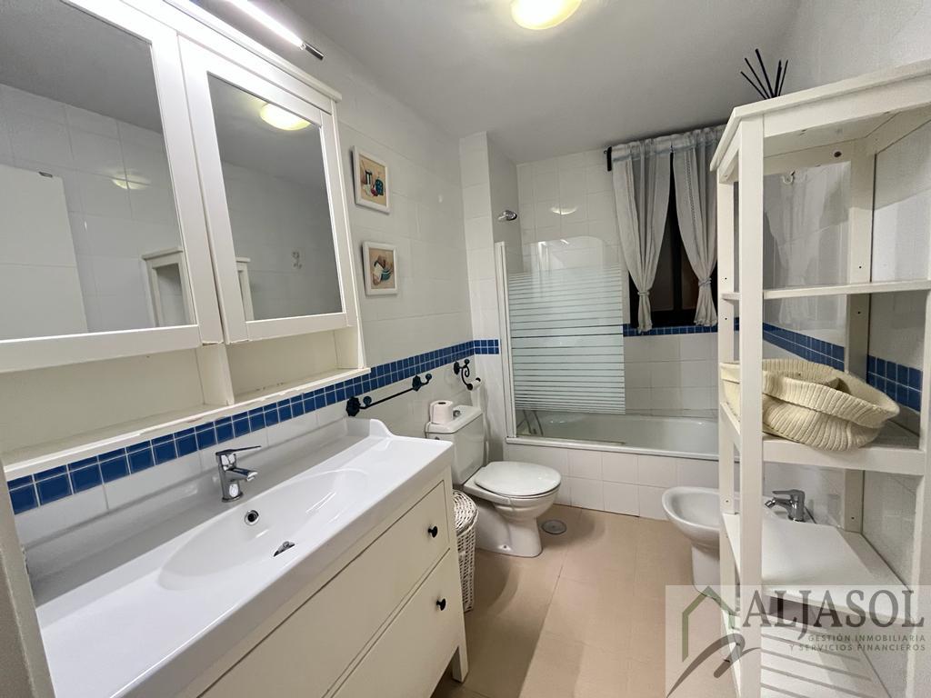 For sale of flat in Mairena del Aljarafe