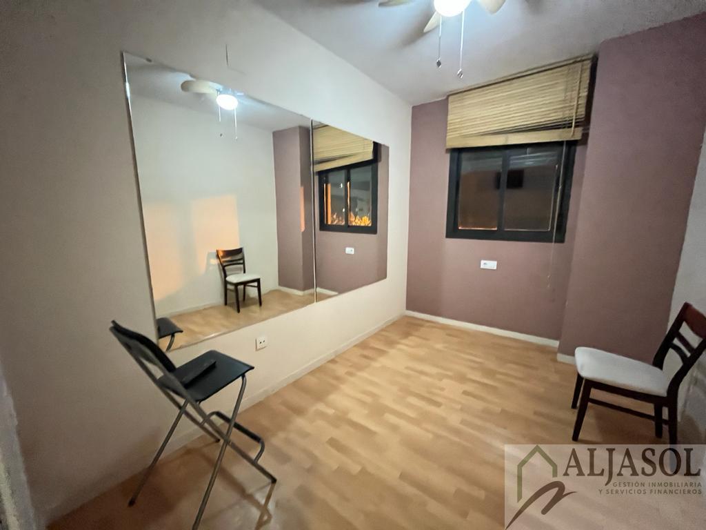 For sale of flat in Mairena del Aljarafe