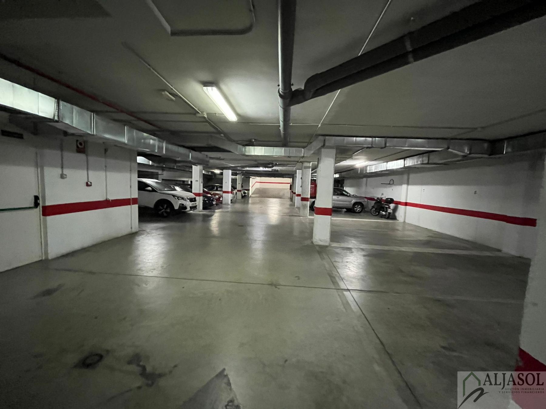 For sale of flat in Mairena del Aljarafe