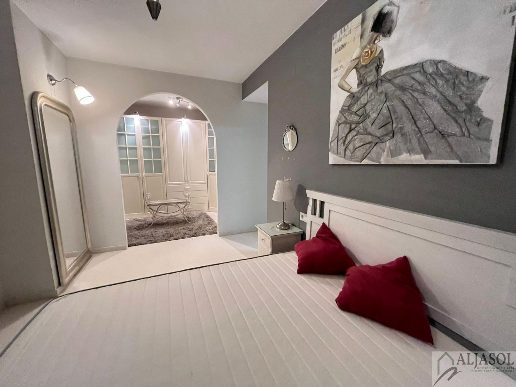 For sale of flat in Mairena del Aljarafe