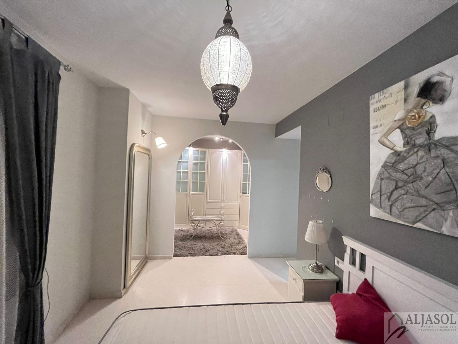 For sale of flat in Mairena del Aljarafe