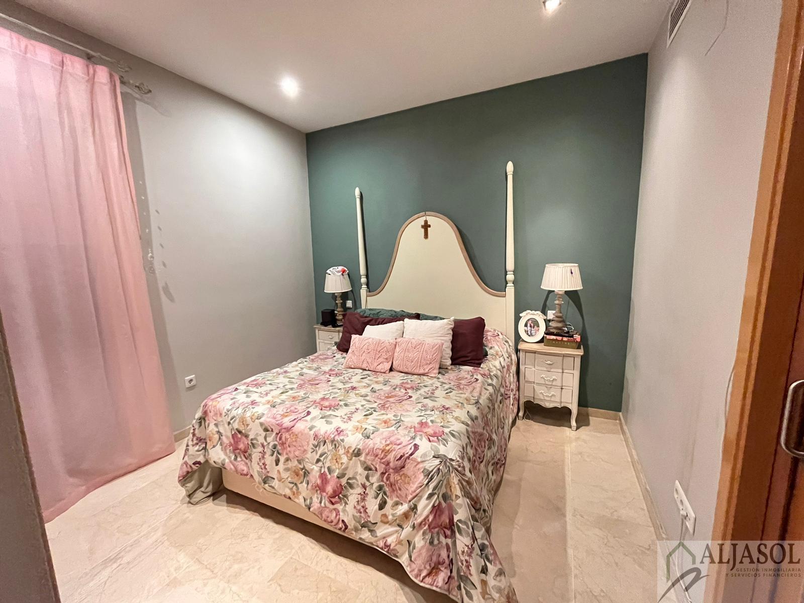 For sale of chalet in Espartinas