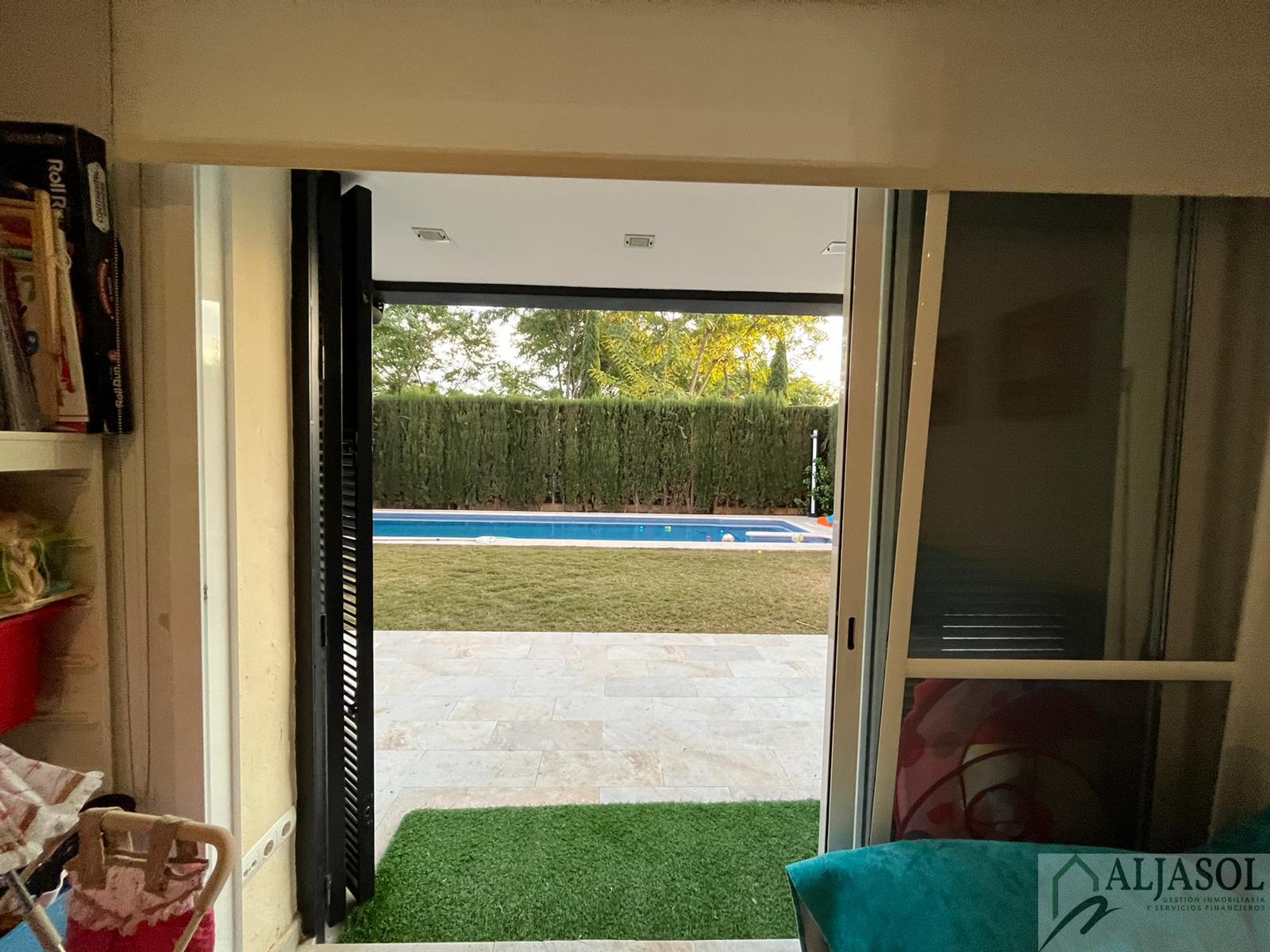 For sale of chalet in Espartinas