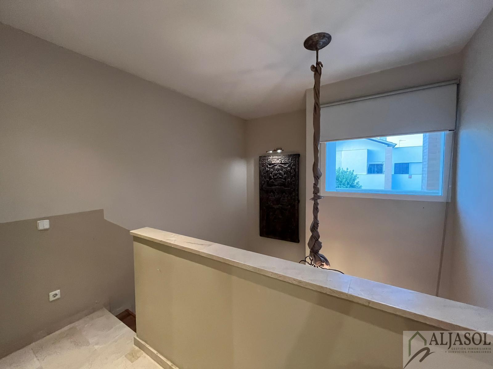 For sale of chalet in Espartinas