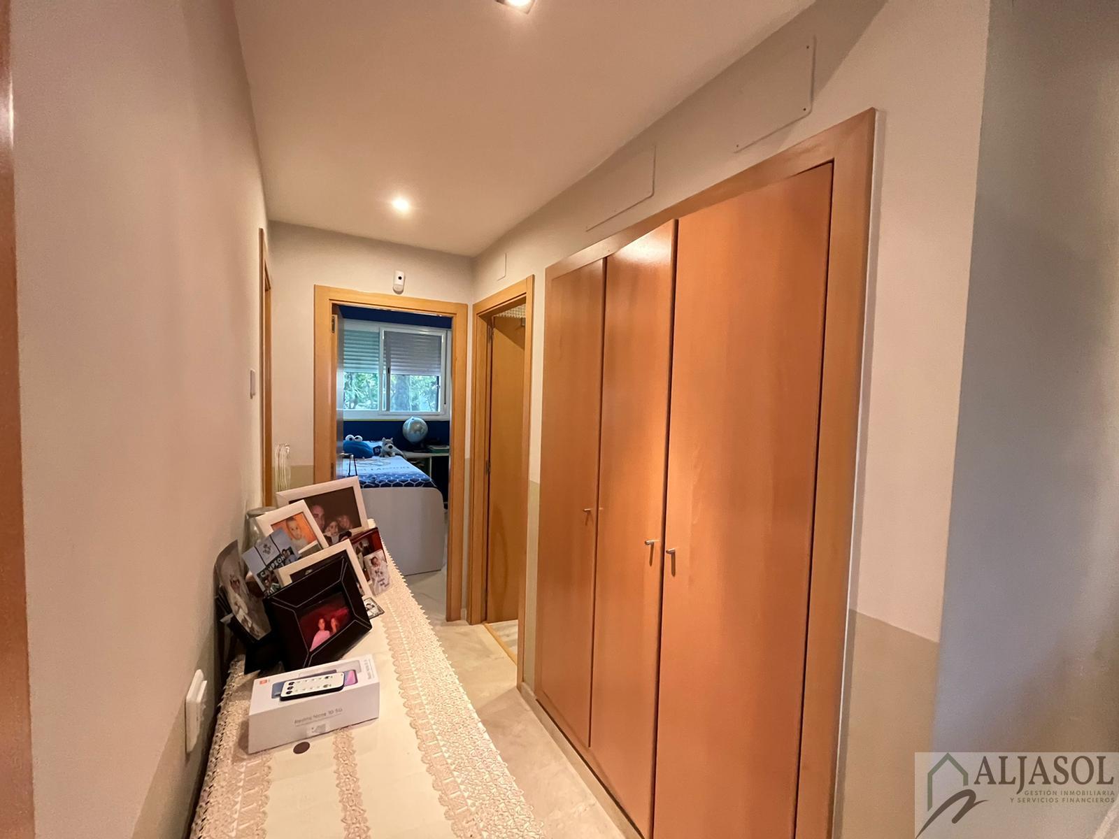 For sale of chalet in Espartinas