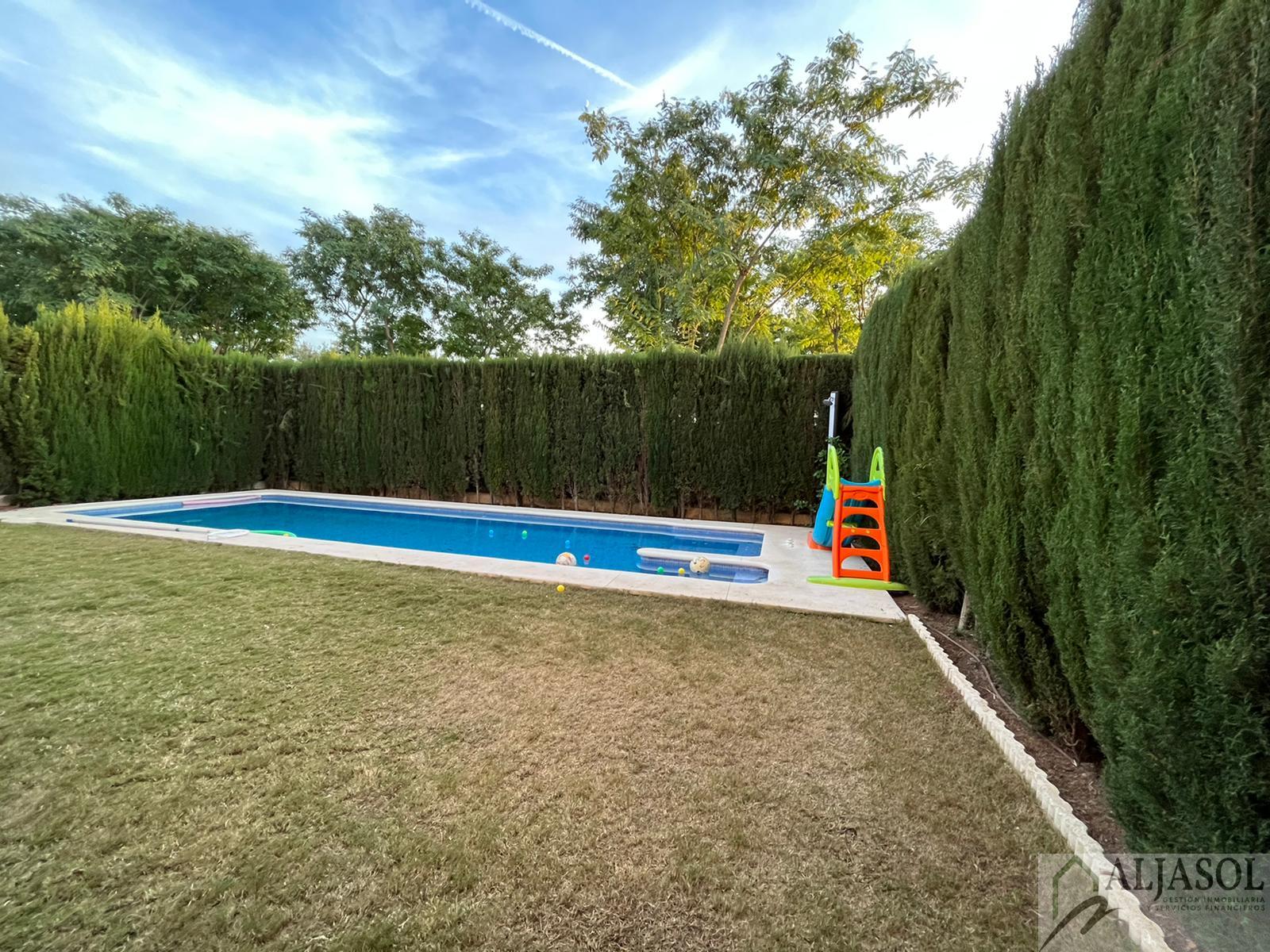 For sale of chalet in Espartinas
