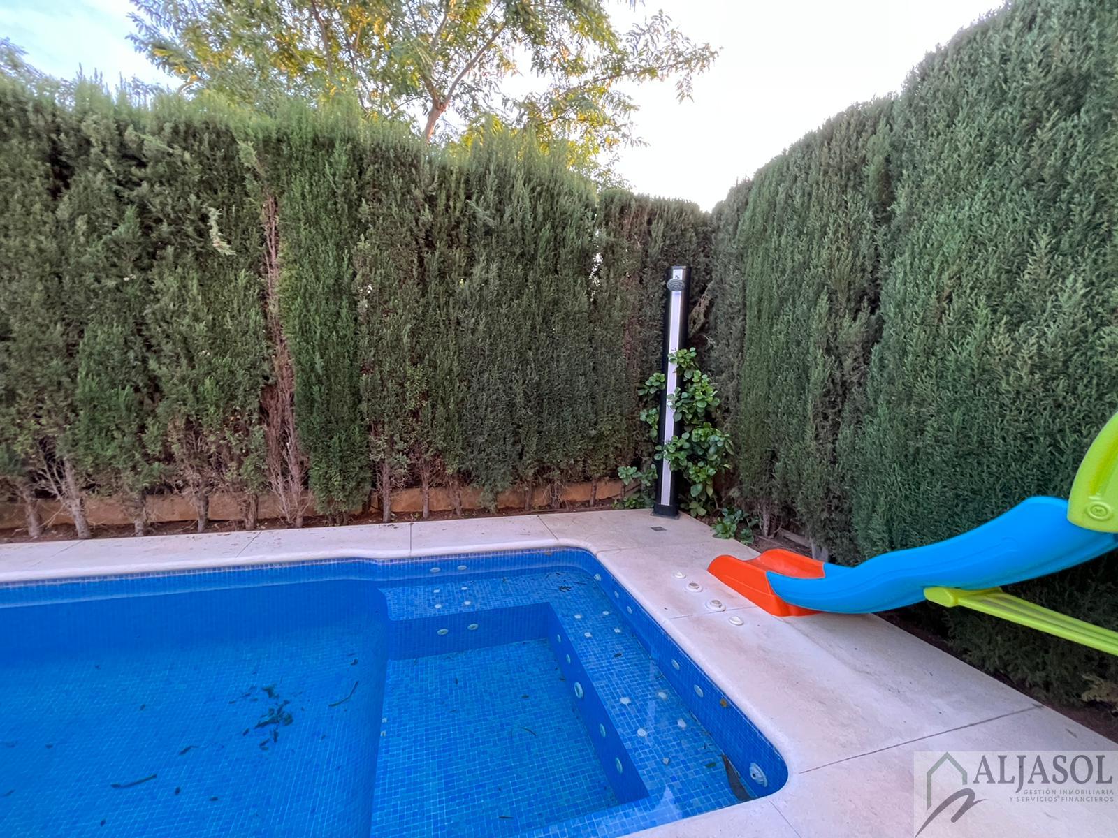 For sale of chalet in Espartinas