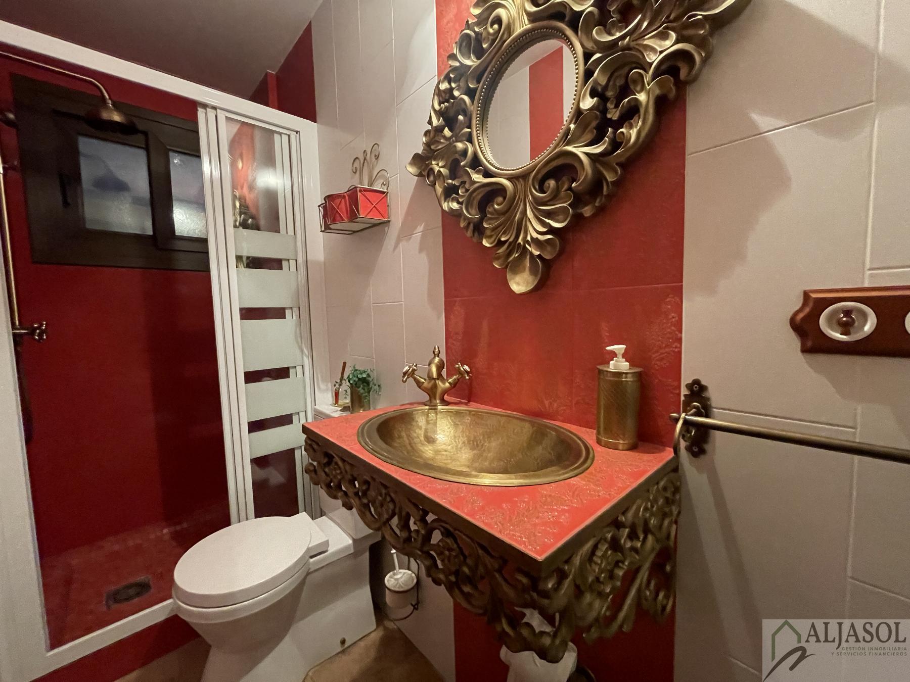 For sale of house in Coria del Río