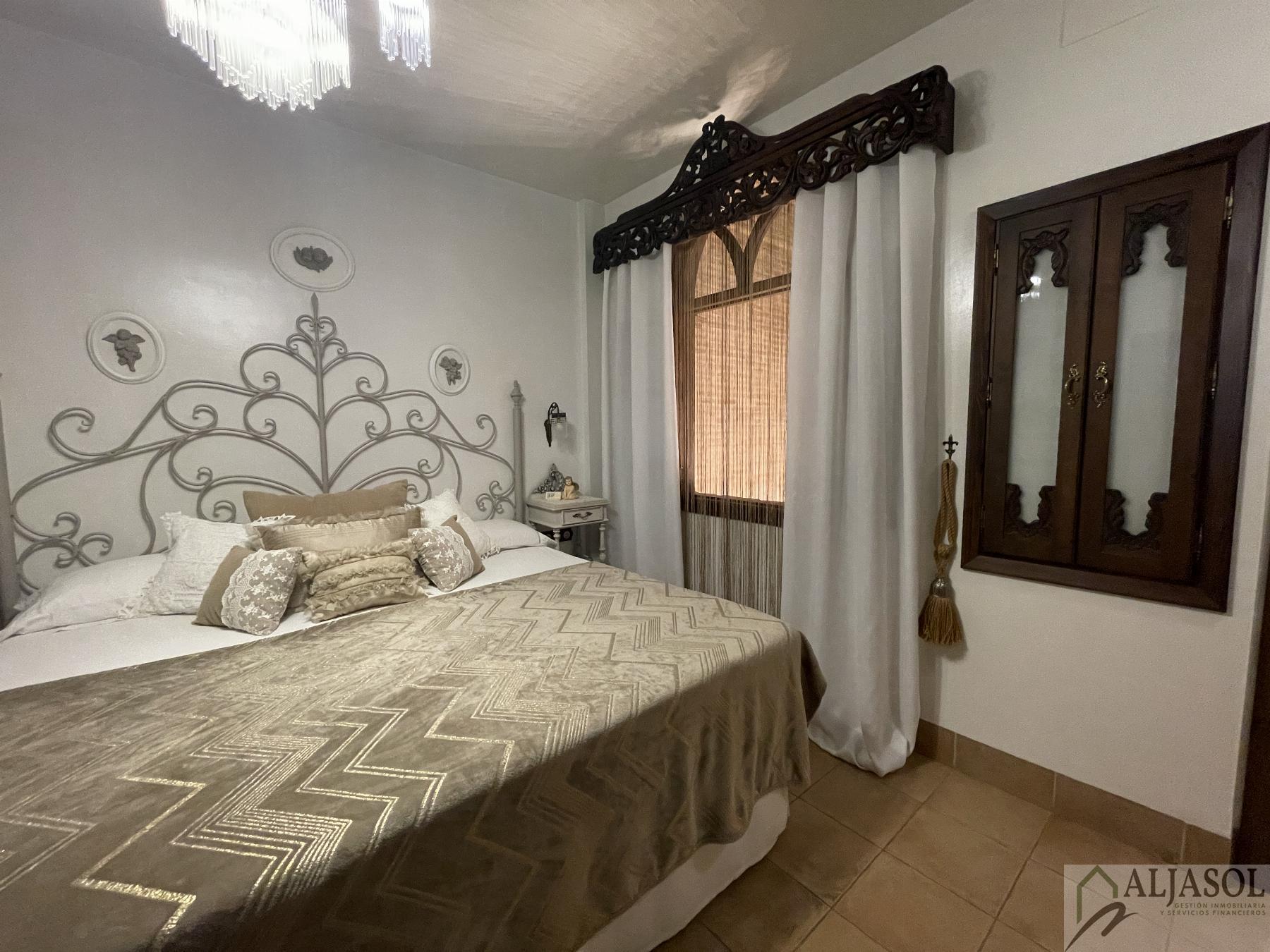 For sale of house in Coria del Río
