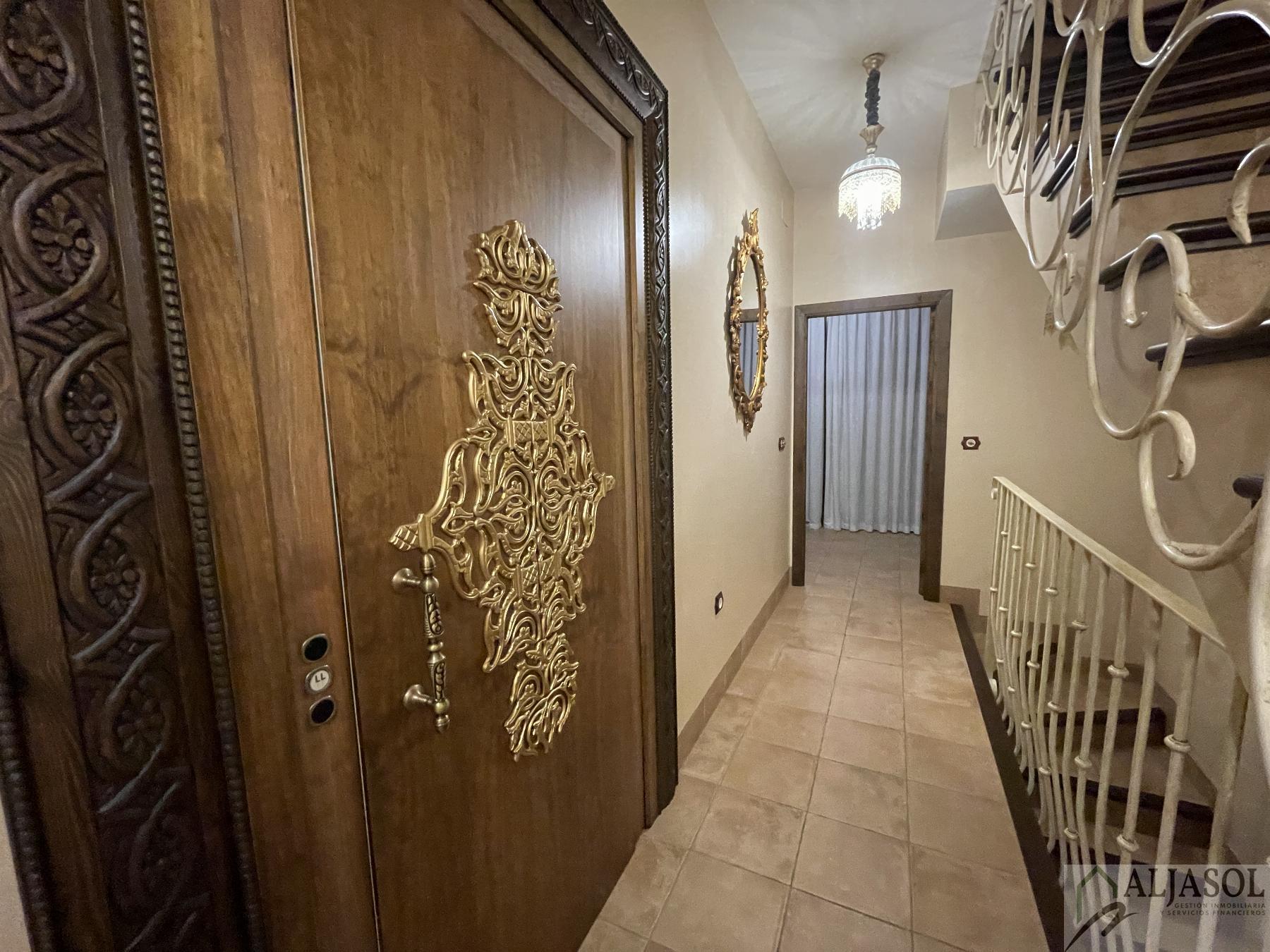 For sale of house in Coria del Río