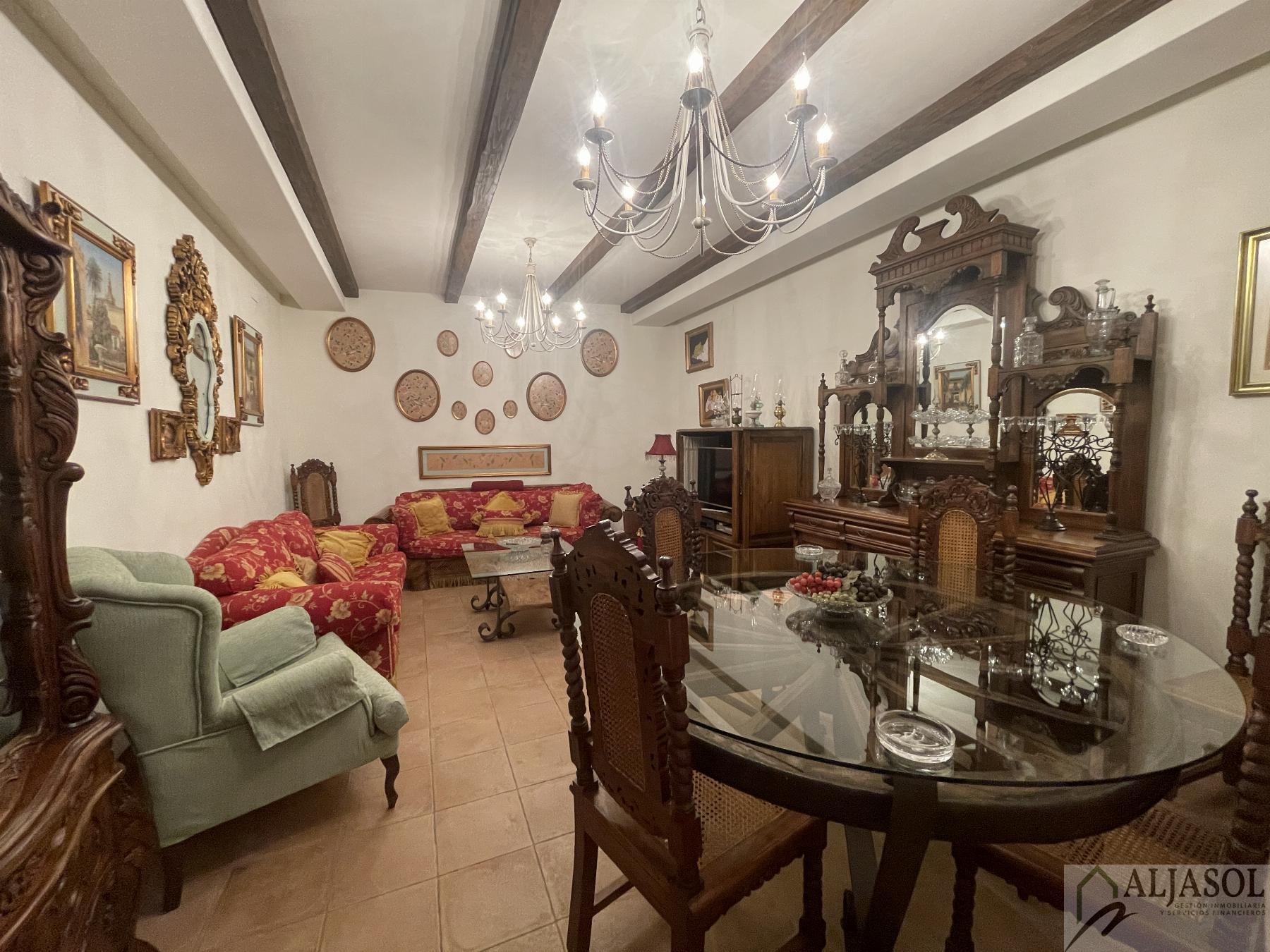 For sale of house in Coria del Río