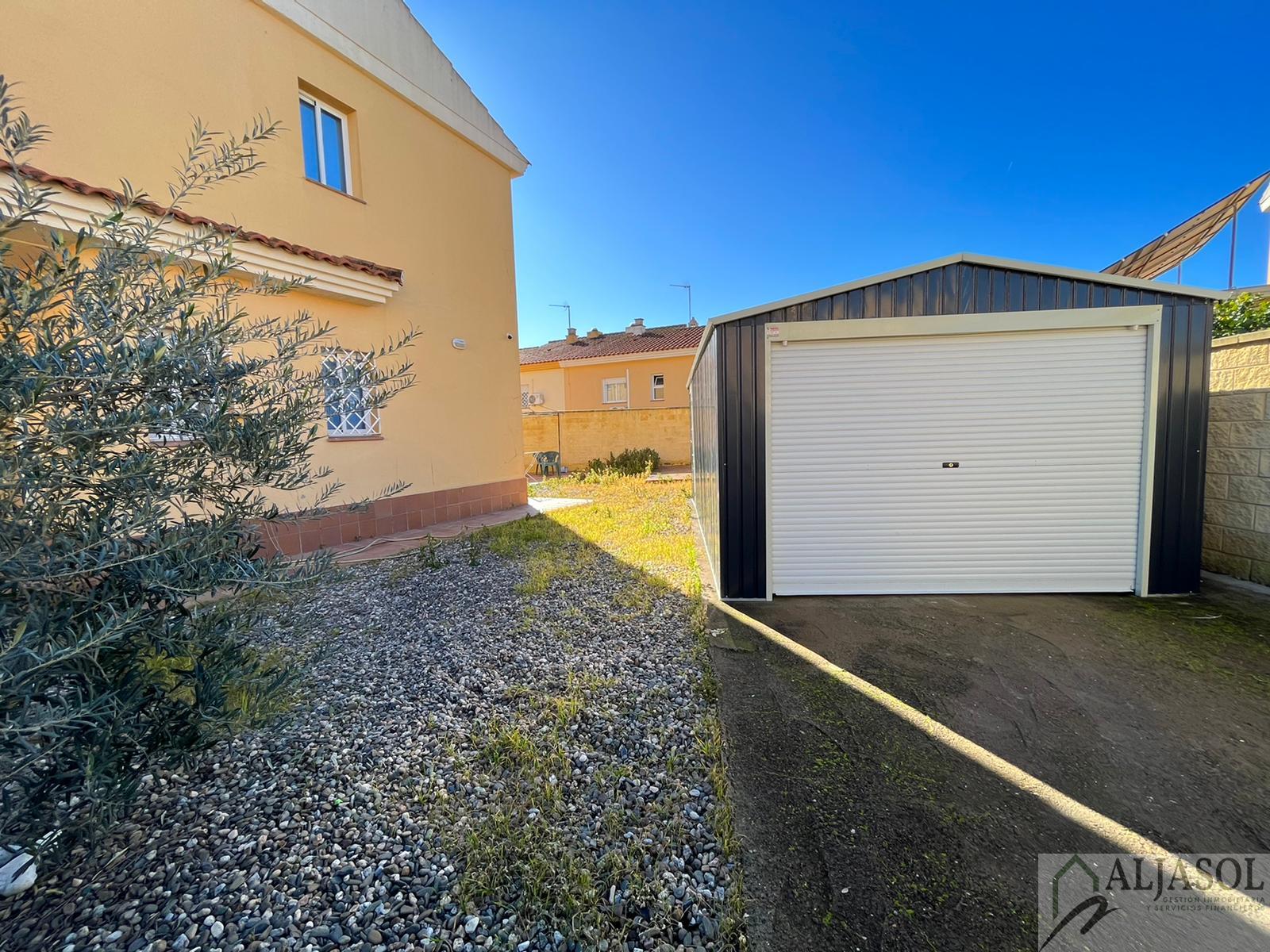 For sale of house in Salteras