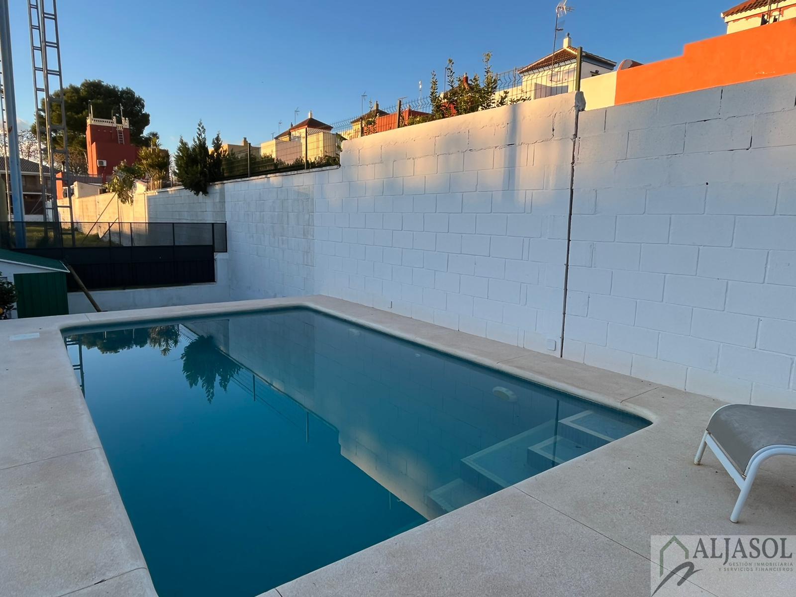 For sale of chalet in Bollullos de la Mitación