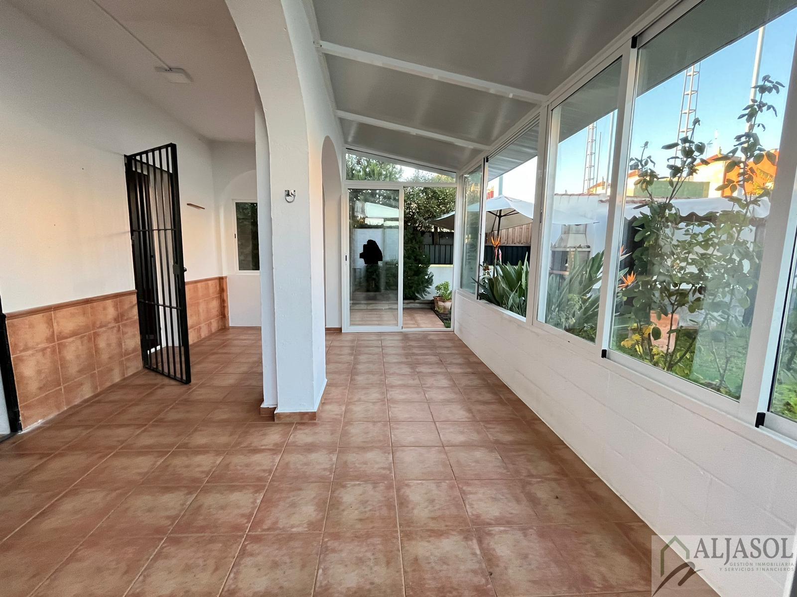 For sale of chalet in Bollullos de la Mitación