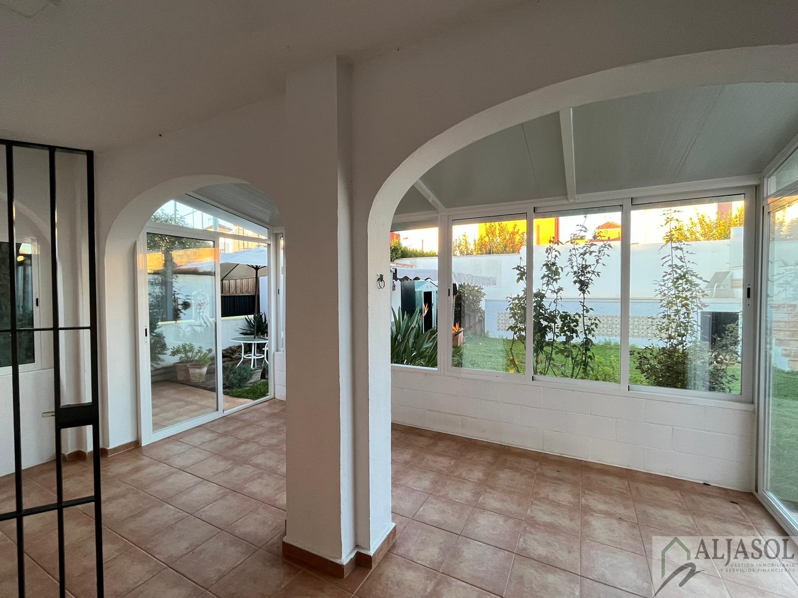 For sale of chalet in Bollullos de la Mitación