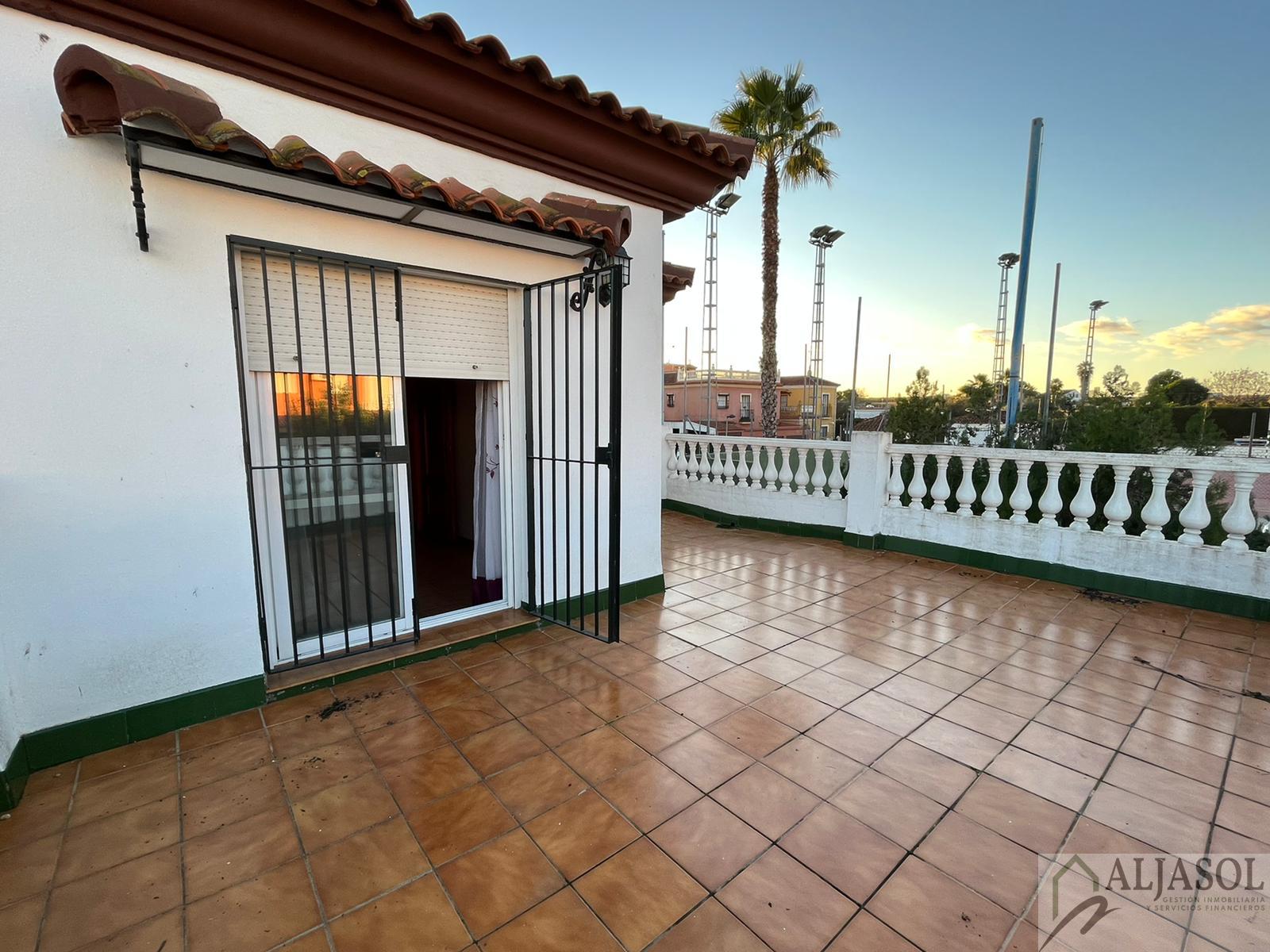 For sale of chalet in Bollullos de la Mitación