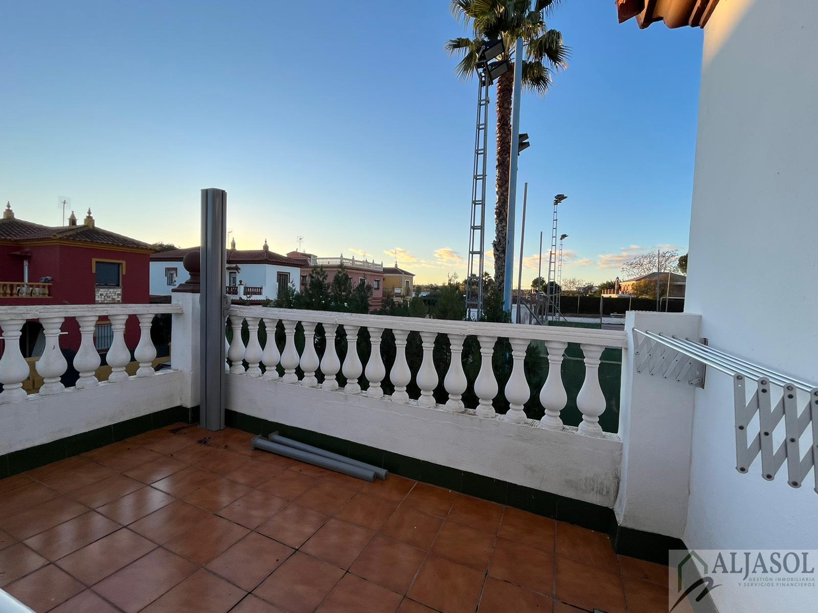 For sale of chalet in Bollullos de la Mitación