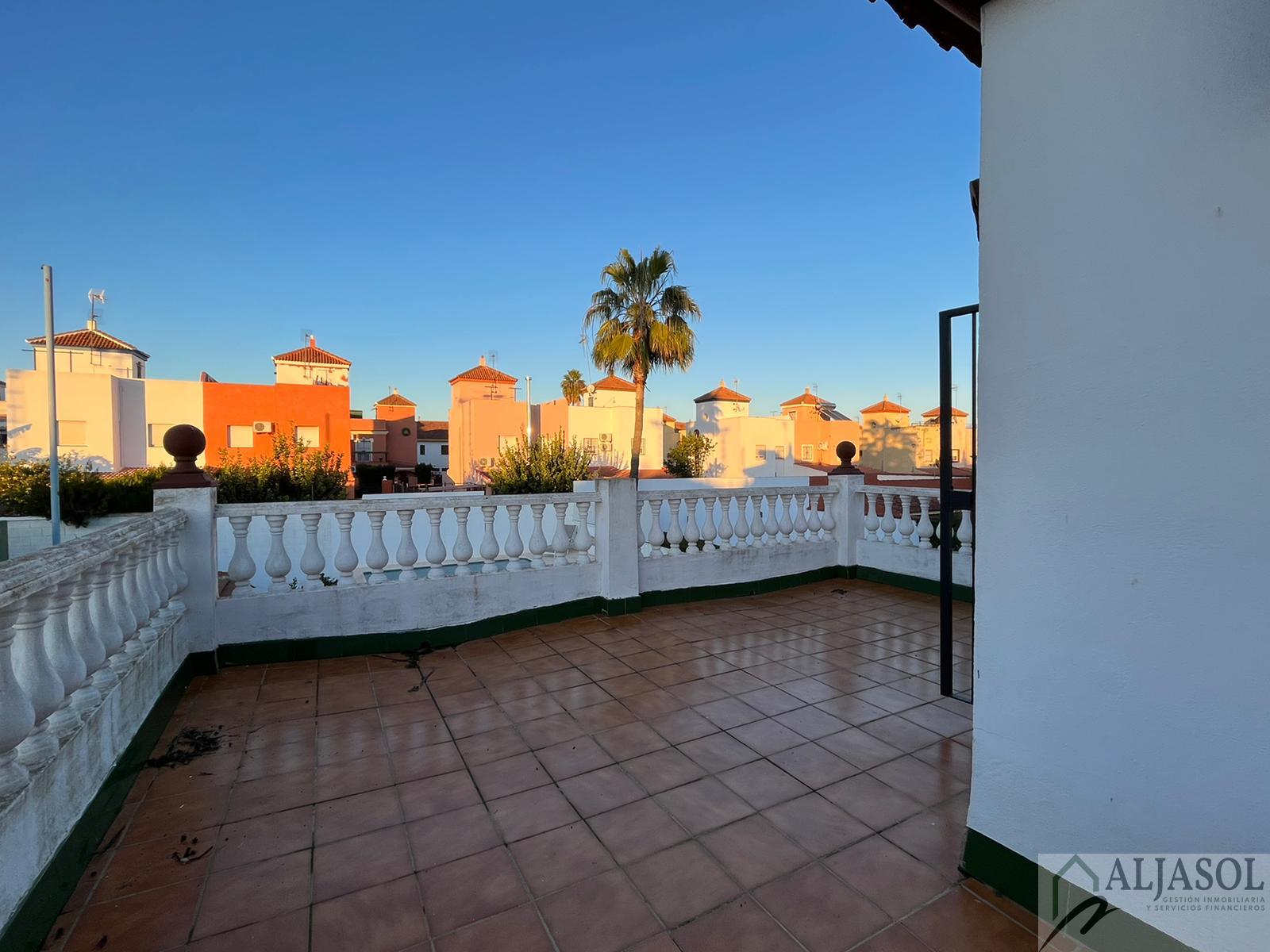 For sale of chalet in Bollullos de la Mitación