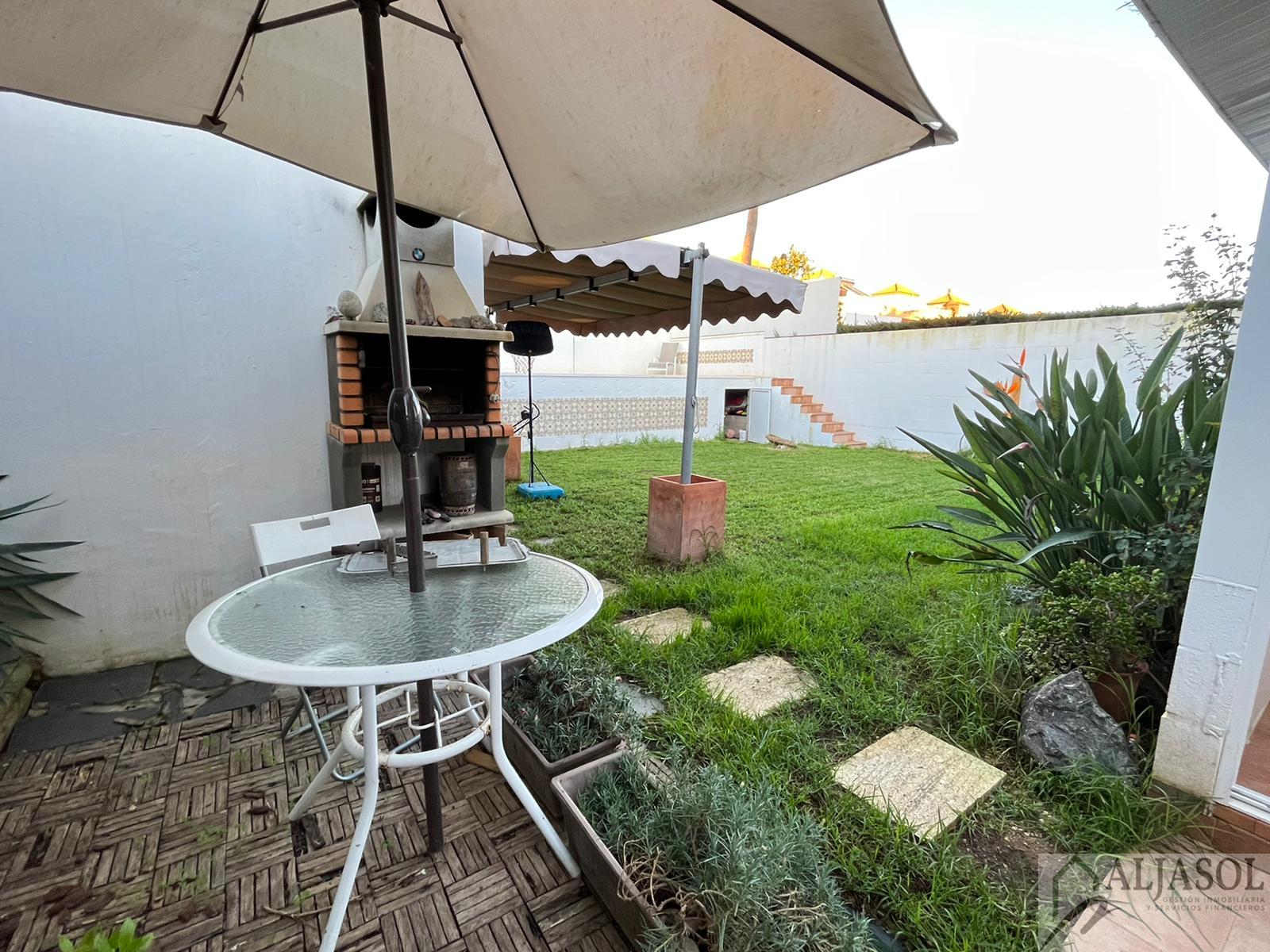 For sale of chalet in Bollullos de la Mitación