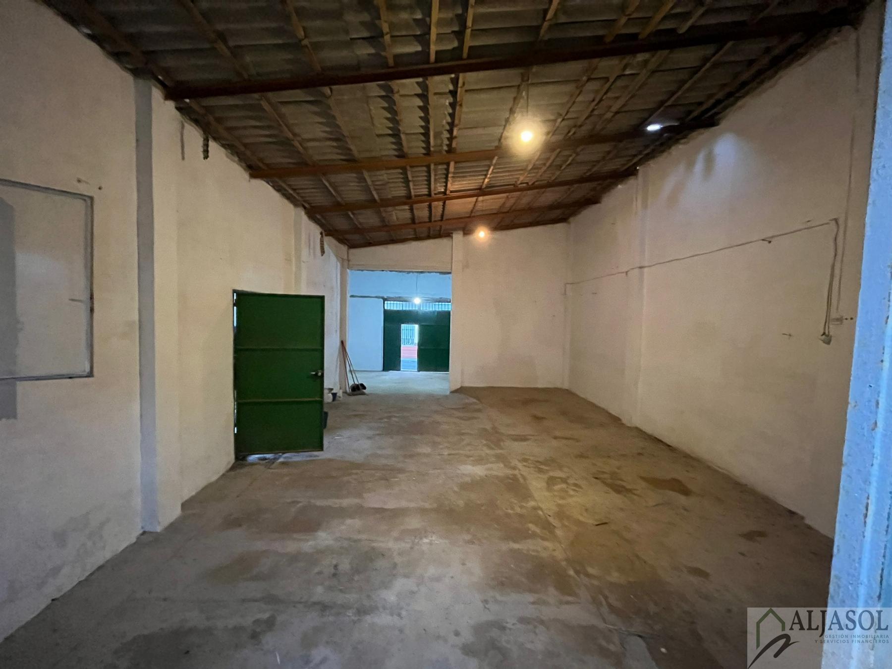 Venta de nave industrial en Villanueva del Ariscal