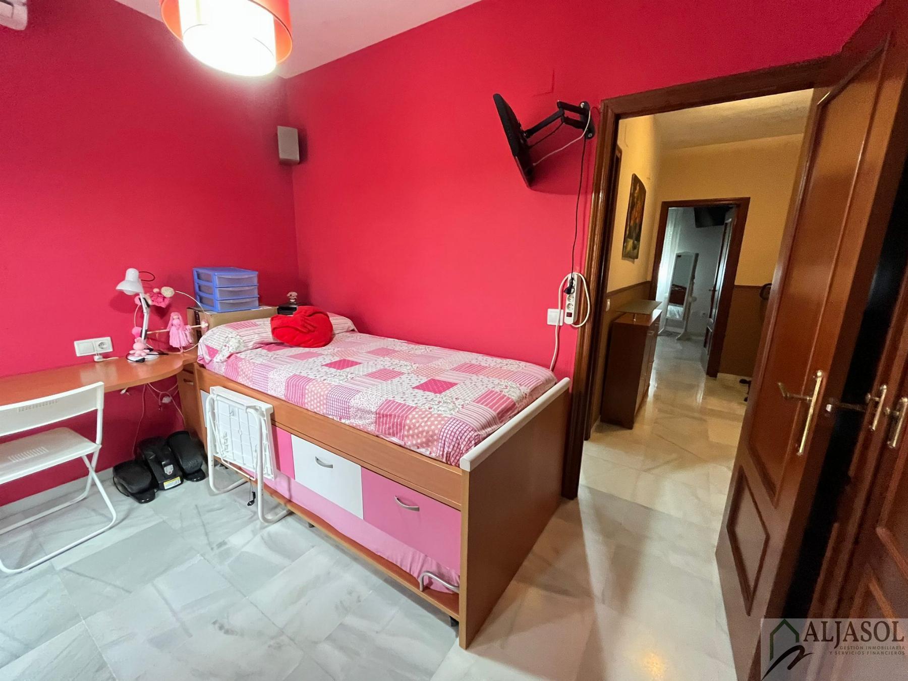 For sale of house in Bormujos