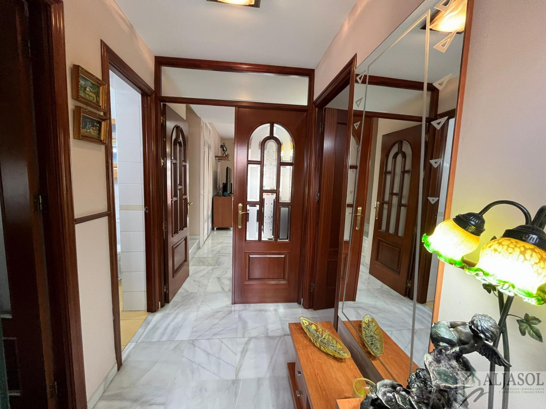 For sale of house in Bormujos