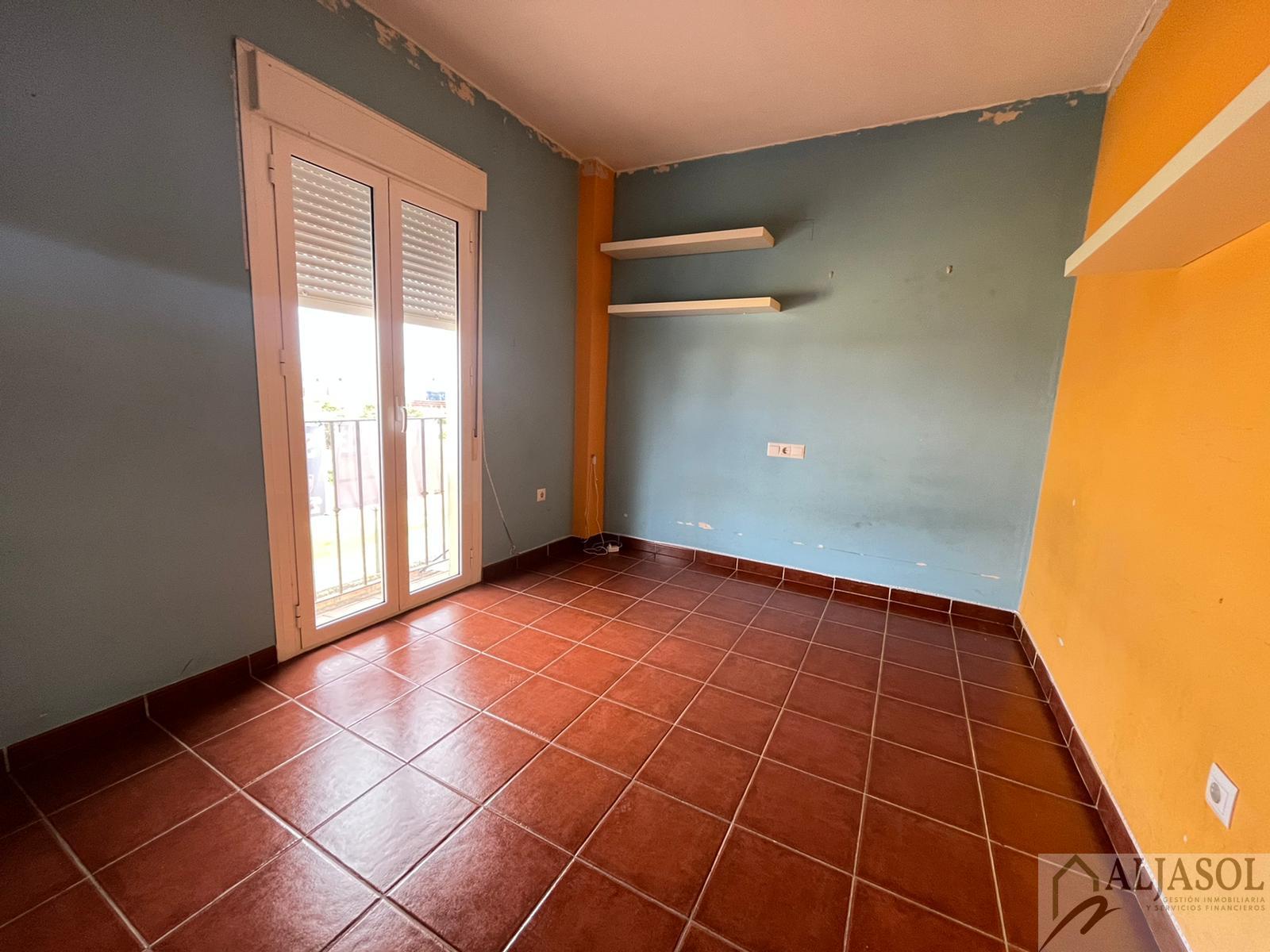 For sale of house in Gines
