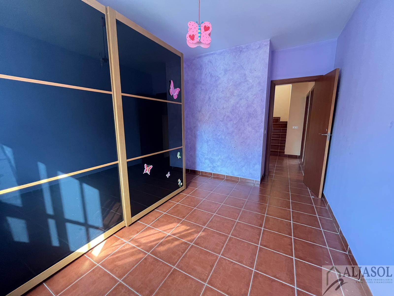 For sale of house in Gines