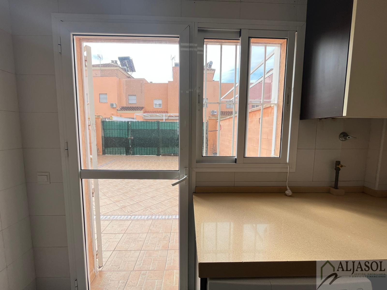 For sale of house in Gines