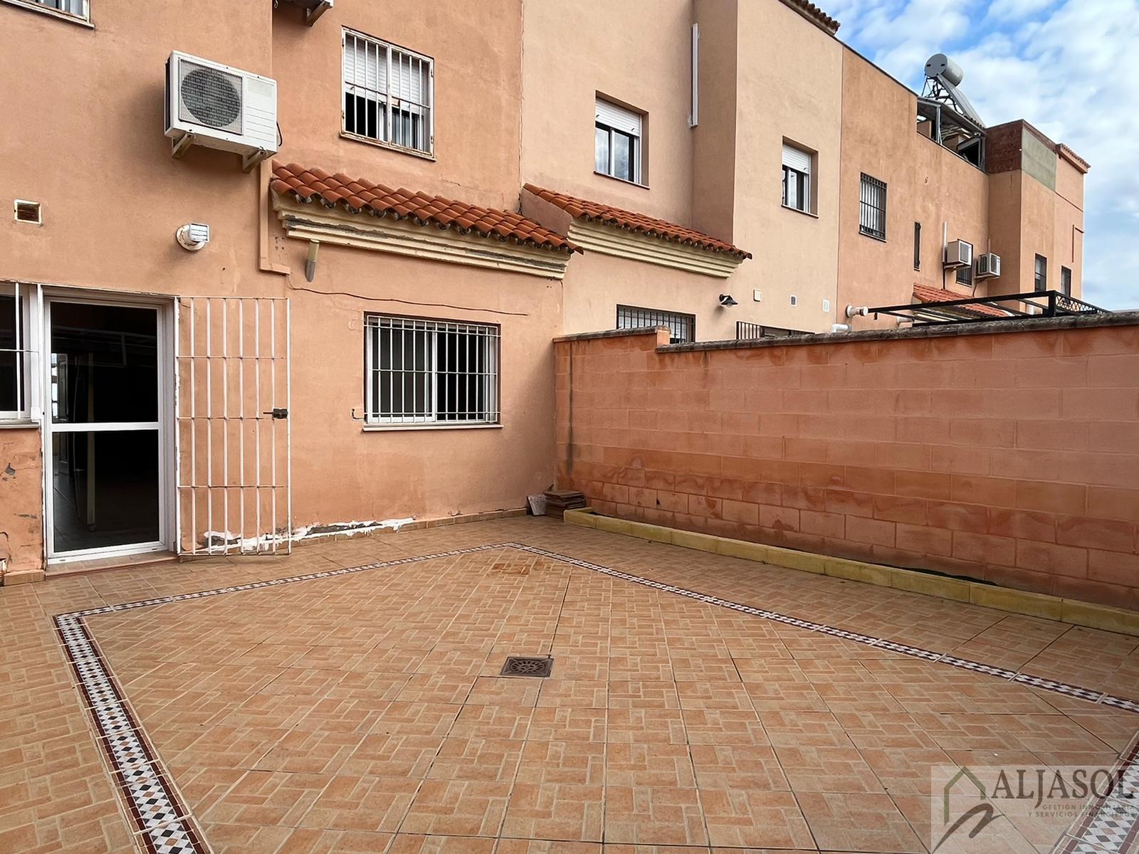 For sale of house in Gines